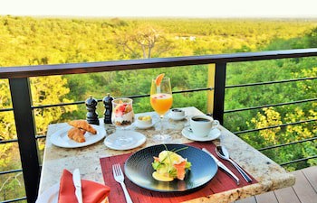 Victoria Falls Safari Club