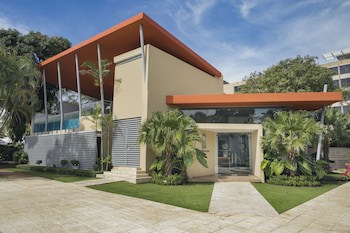 El Embajador, A Royal Hideaway Hotel