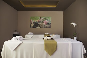 El Embajador, A Royal Hideaway Hotel