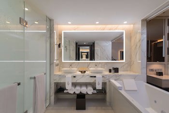 El Embajador, A Royal Hideaway Hotel
