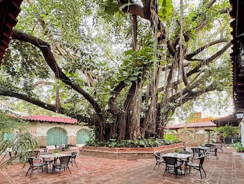 El Embajador, A Royal Hideaway Hotel