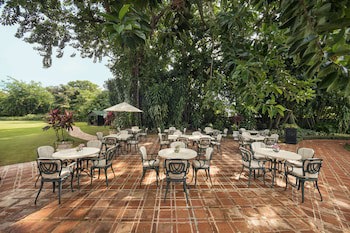 El Embajador, A Royal Hideaway Hotel