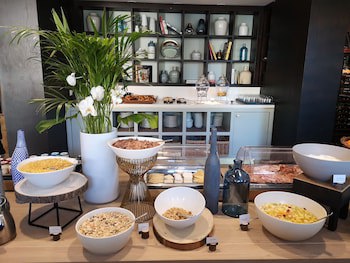 Columbus Hotel Monte-Carlo, Curio Collection By Hilton