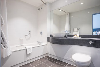 Holiday Inn Farnborough, An Ihg Hotel