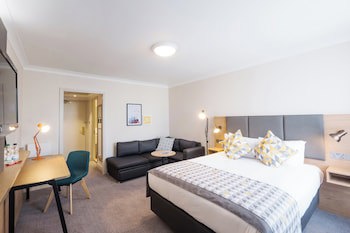 Holiday Inn Farnborough, An Ihg Hotel