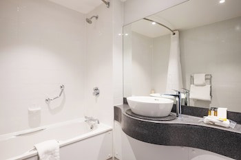 Holiday Inn Farnborough, An Ihg Hotel