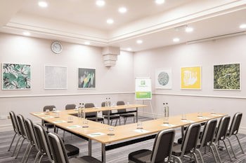 Holiday Inn Farnborough, An Ihg Hotel