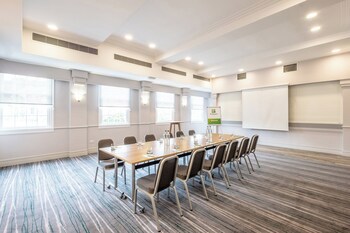 Holiday Inn Farnborough, An Ihg Hotel