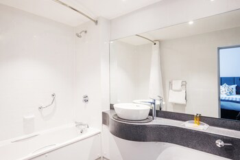 Holiday Inn Farnborough, An Ihg Hotel