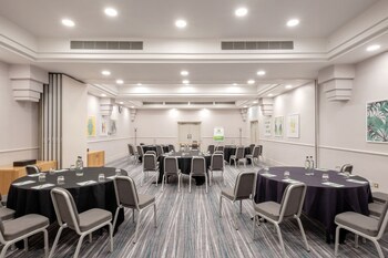 Holiday Inn Farnborough, An Ihg Hotel