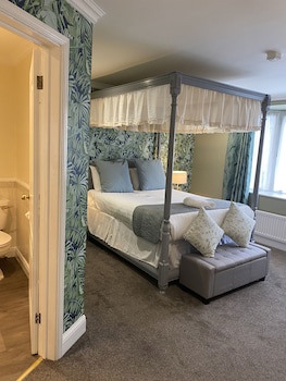 The George Hotel