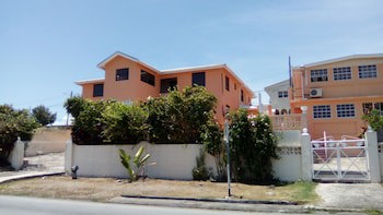 Shonlan Inn And Apartments