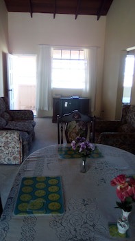 Shonlan Inn And Apartments