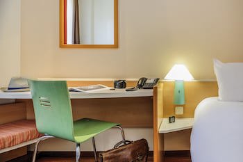 ibis Dusseldorf Hauptbahnhof galeri fotoğrafı