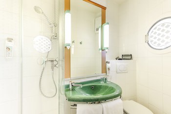 ibis Dusseldorf Hauptbahnhof galeri fotoğrafı