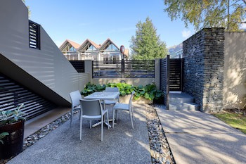 Garden Court Suites And Apartments