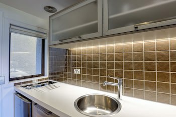 Garden Court Suites And Apartments