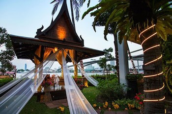 Anantara Riverside Bangkok Resort