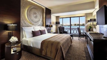 Anantara Riverside Bangkok Resort