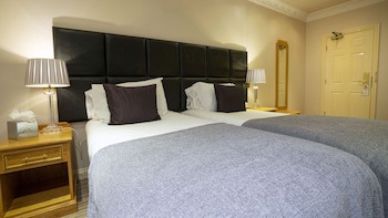 Waterton Park Hotel