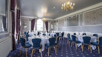 Waterton Park Hotel