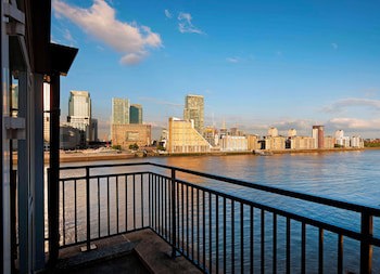 Doubletree By Hilton London - Docklands Riverside