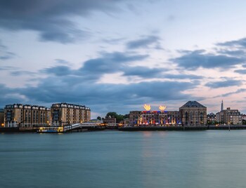 Doubletree By Hilton London - Docklands Riverside