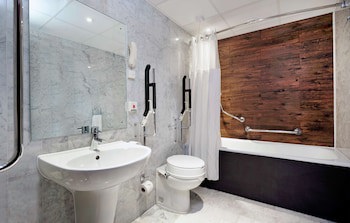 Doubletree By Hilton London - Docklands Riverside