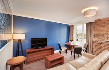 Doubletree By Hilton London - Docklands Riverside