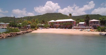 Catamaran Hotel Marina