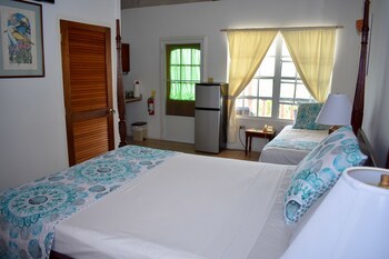 Catamaran Hotel Marina