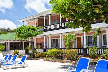 Catamaran Hotel Marina