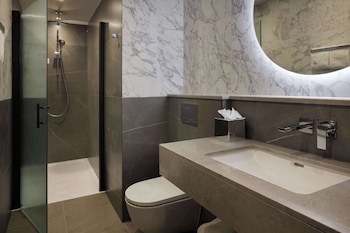 Doubletree By Hilton London Victoria