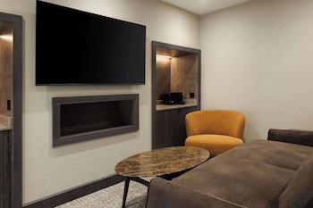 Doubletree By Hilton London Victoria