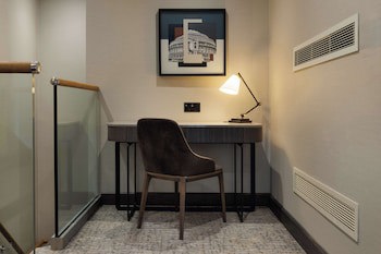 Doubletree By Hilton London Victoria