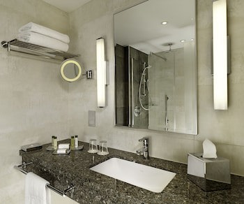 Doubletree By Hilton London Victoria