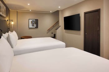 Doubletree By Hilton London Victoria