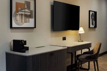 Doubletree By Hilton London Victoria