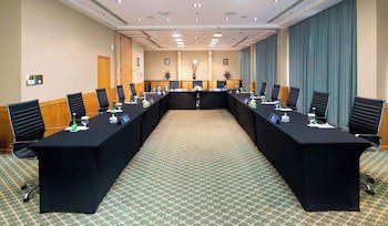 Radisson Blu Hotel & Resort, Al Ain