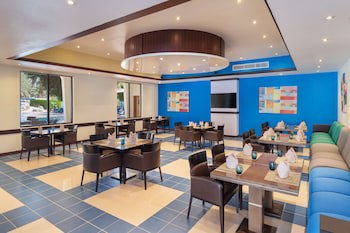 Radisson Blu Hotel & Resort, Al Ain