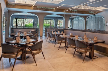 Radisson Blu Hotel & Resort, Al Ain