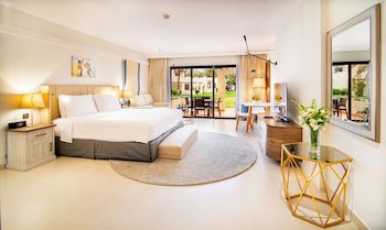Radisson Blu Hotel & Resort, Al Ain