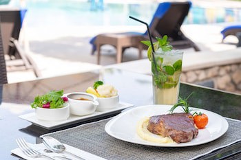 Radisson Blu Hotel & Resort, Al Ain