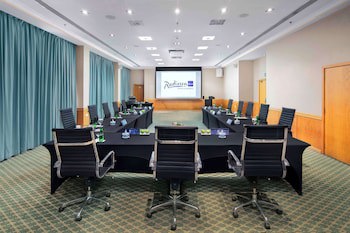 Radisson Blu Hotel & Resort, Al Ain