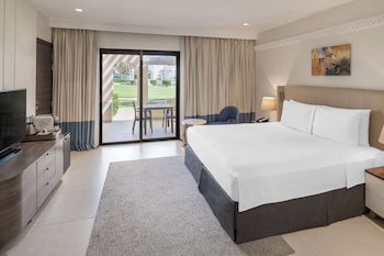 Radisson Blu Hotel & Resort, Al Ain