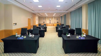 Radisson Blu Hotel & Resort, Al Ain