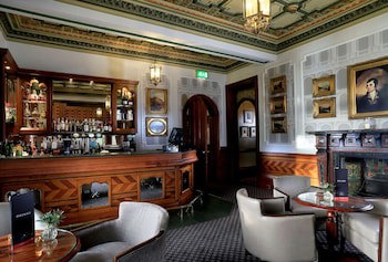 Macdonald Kilhey Court