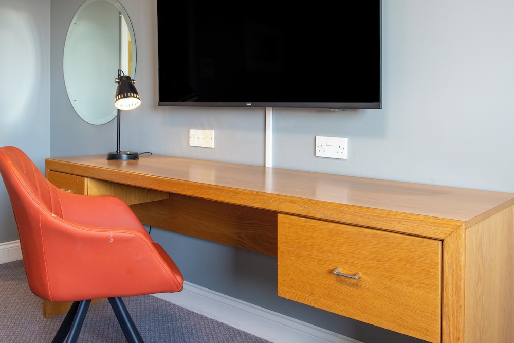 Holiday Inn Edinburgh by IHG