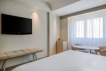 Ac Hotel Carlton Madrid By Marriott