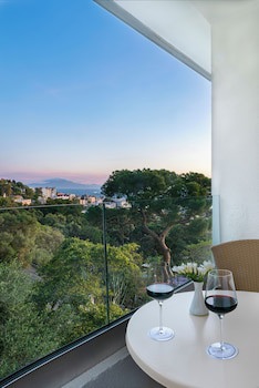 The Rock Hotel